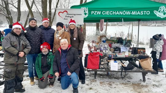 Wędkowali i morsowali w Ciechanowie. Charytatywne zawody mikołajkowe na rzecz małej Oli