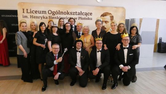 Wspaniała studniówka maturzystów Liceum Ogólnokształcącego w Płońsku Wspaniała studniówka maturzystów Liceum Ogólnokształcącego w Płońsku