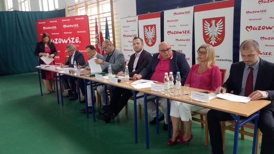 Wsparcie na sport, dla strażaków i na drogi rolne. 38 nowych inwestycji w pow. płońskim. Sprawdź gdzie?