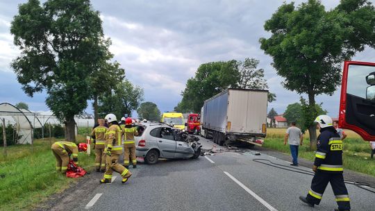 Wypadek na DK62. Nie żyje kierowca samochodu osobowego