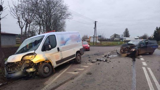 Wypadek na wyjeździe z Nowego Miasta. Droga nr 632 zablokowana