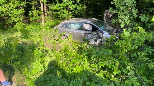 Wypadek w Pieńkach Rzewińskich (gm. Baboszewo). Kierowca osobówki trafił do szpitala