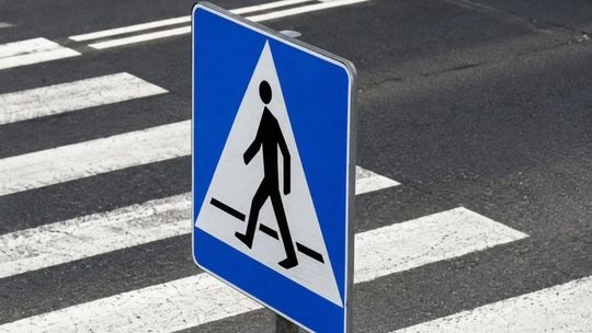 Wyprzedził radiowóz na przejściu. Okazało się, że nie ma prawa jazdy