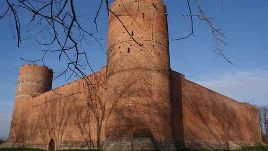 Zamkowe podróże w czasie. Cykl wakcyjnych spotkań na dziedzińcu