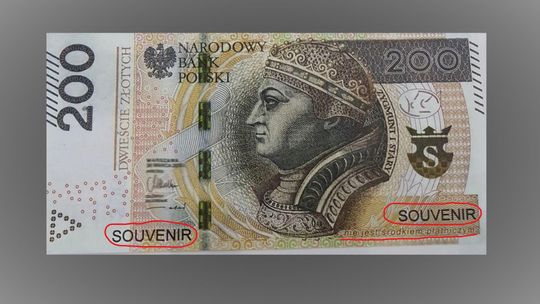 Zapłacili fałszywymi banknotami za zakupy 