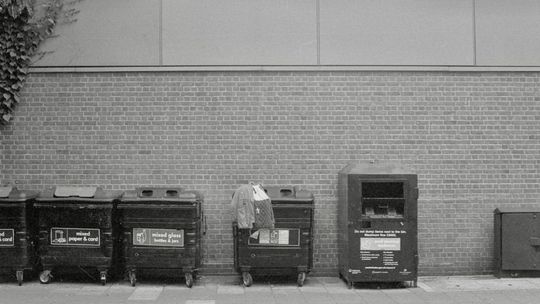 Zarządzanie odpadami w nowym roku: trendy i wskazówki w wynajmie kontenerów