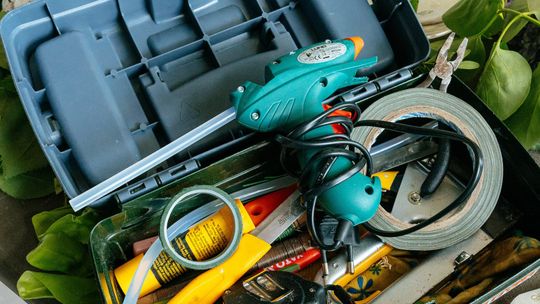 Zastosowanie kleju do metalu w przemyśle - przykłady i korzyści. Zastosowanie kleju do metalu w przemyśle - przykłady i korzyści.