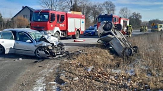 Zderzenie dwóch aut na DK 10 w Ilinku. Cztery osoby poszkodowane