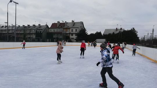 Zima w Płońsku bez lodowiska. Wymiana oświadczeń pomiędzy starostą a burmistrzem  