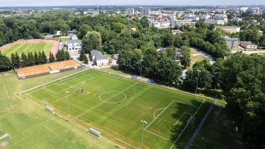 Zmodernizowane boisko w Ciechanowie jest jednym z najnowocześniejszych na Mazowszu