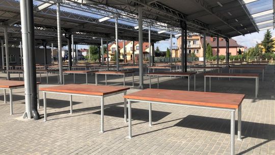 Zmodernizowane targowisko już dawno otwarte, ale handlujących na nim nie spotkamy. Dlaczego?