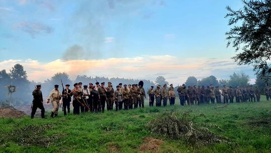 Żywa lekcja historii nad Wkrą. Wojsko, rekonstruktorzy i widzowie znów spotkali się w Borkowie k. Nasielska