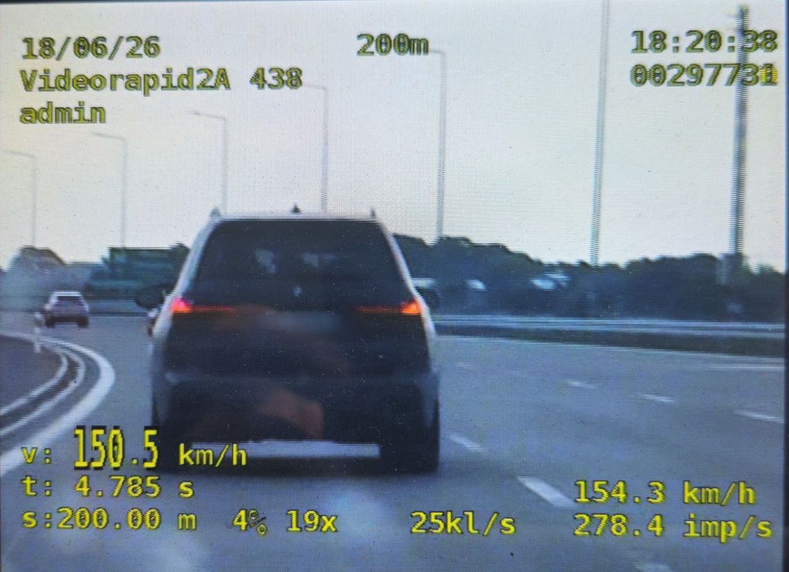 150 km/h na „siódemce”. Kierowca miał sądowy zakaz i cofnięte uprawnienia 150 km/h na „siódemce”. Kierowca miał sądowy zakaz i cofnięte uprawnienia