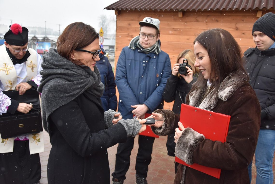 Ale bryka!!! ŚDS z samochodem do przewozu osób niepełnosprawnych