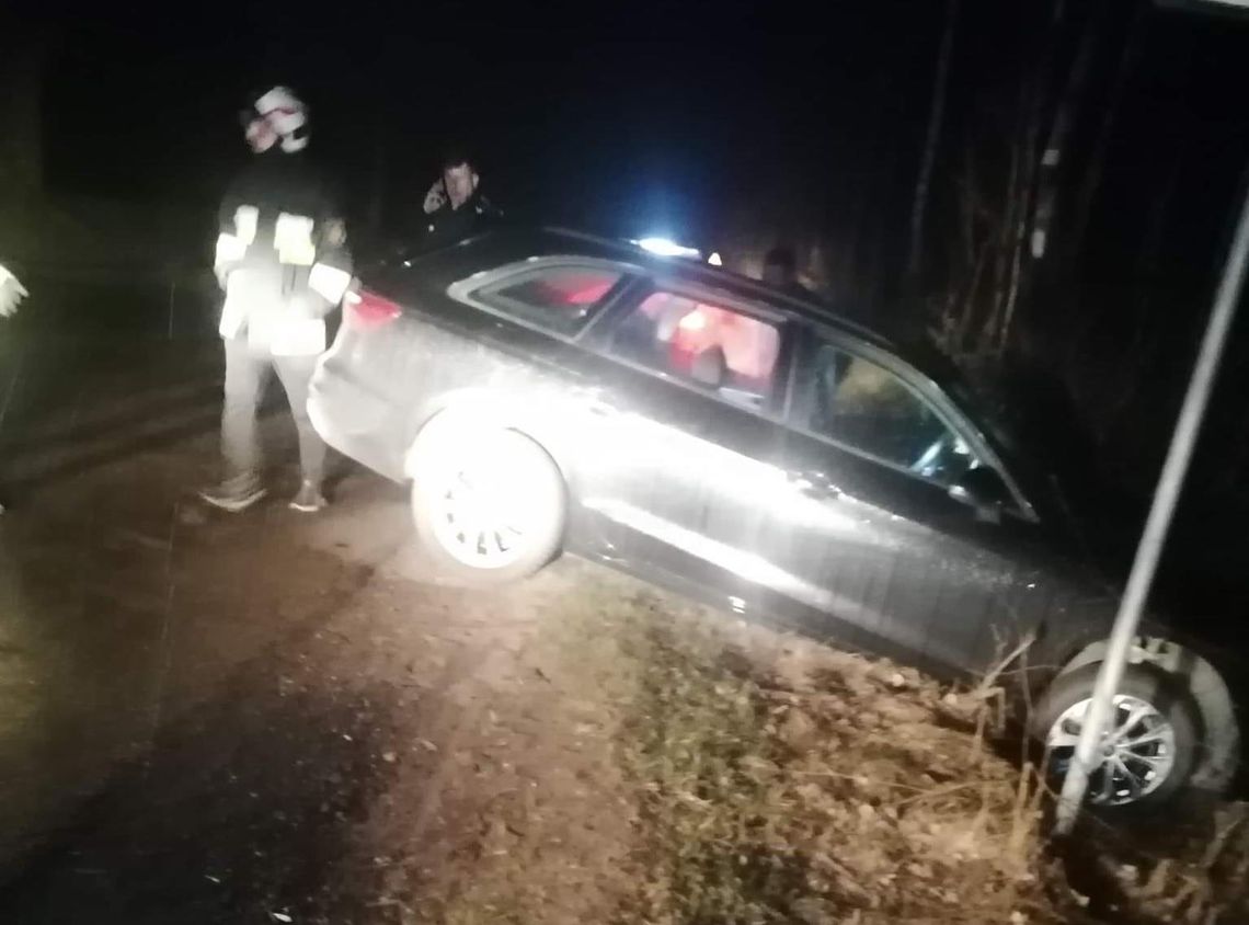 Auto w rowie, a za kierownicą 17-latek z pow. płońskiego