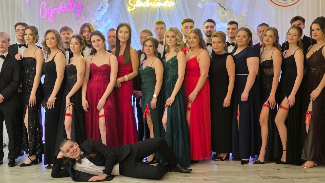 Bal studniówkowy Zespołu Szkół im. Jana Śniadeckiego w Wyszogrodzie
