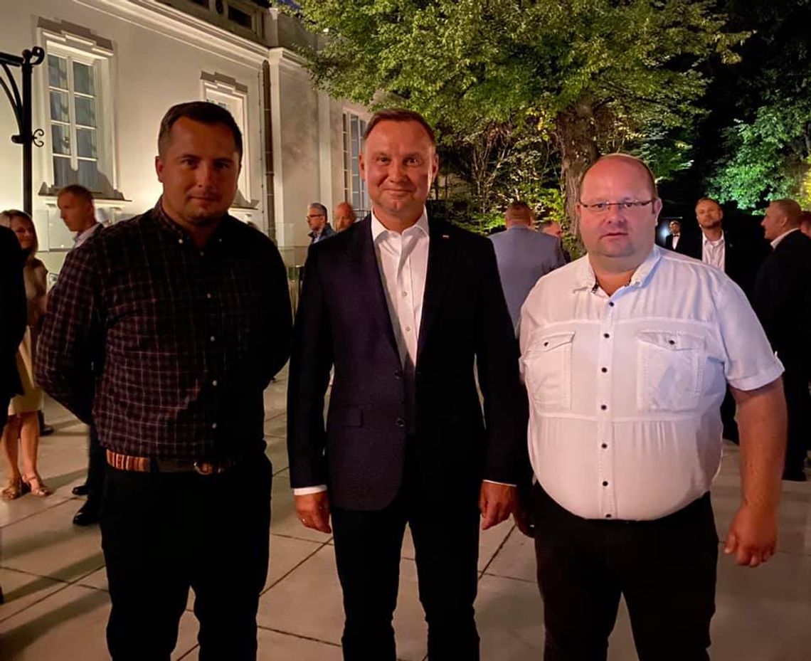 Bracia Czaplińscy dołożyli hasłową cegiełkę do wygranej prezydenta Bracia Czaplińscy dołożyli hasłową cegiełkę do wygranej prezydenta