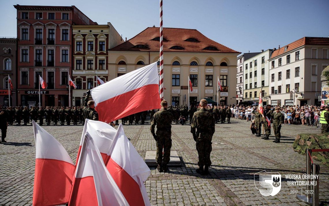 Bramę koszar w Ciechanowie przekroczą kolejni ochotnicy. W tym roku odbędą się jeszcze trzy powołania do pododdziałów 5 Mazowieckiej Brygady Obrony Terytorialnej