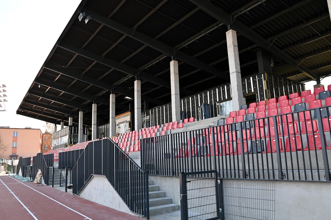Budowa stadionu miejskiego w Płońsku na finiszu