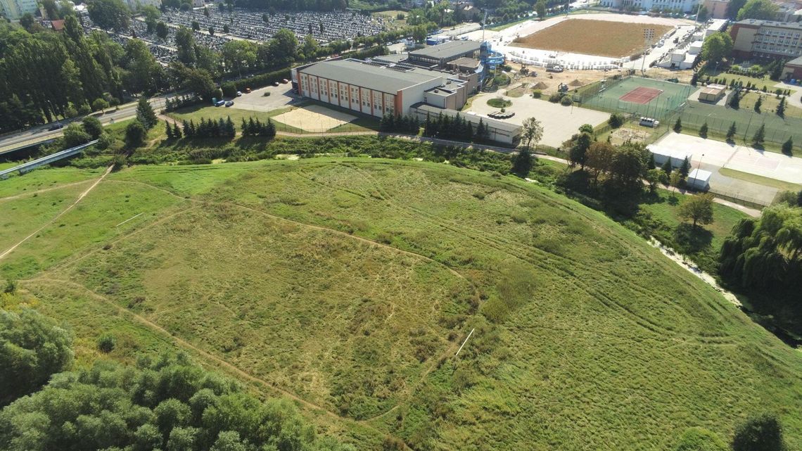 Budowa stadionu w Płońsku przyspiesza, a obiekt treningowy... w fazie projektu