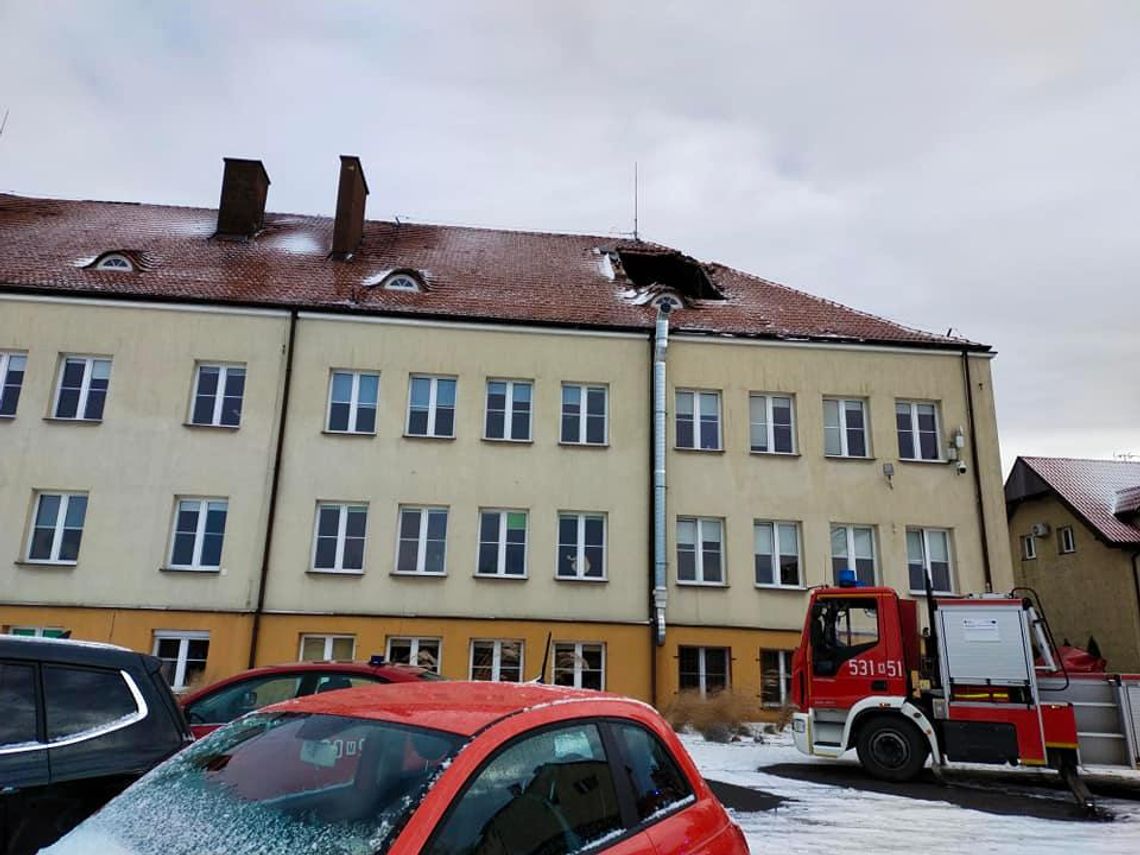 Burza śnieżna w regionie: kilkadziesiąt interwencji. Najbardziej ucierpiała gm. Zakroczym, Załuski i Czerwińsk nad Wisłą