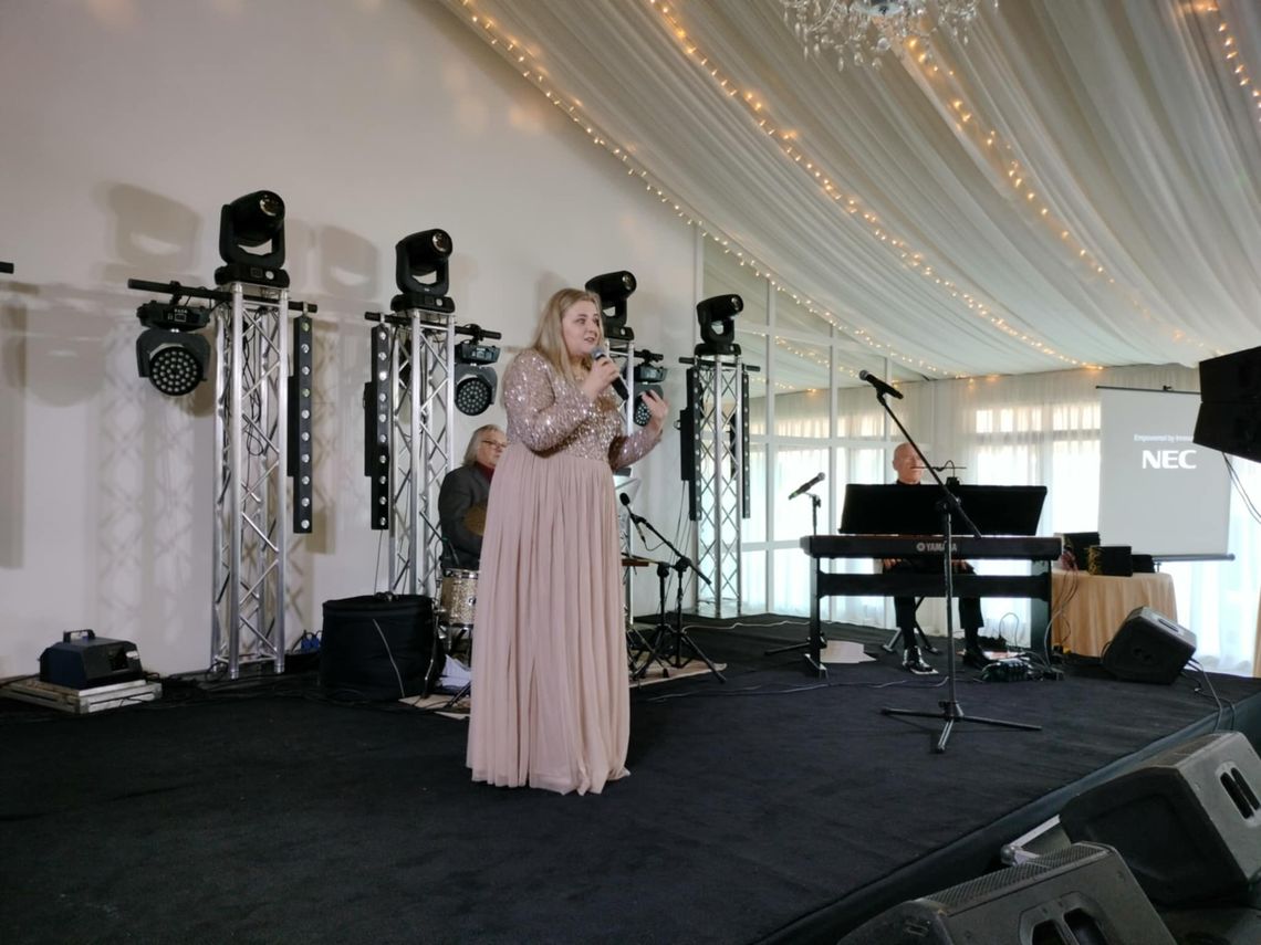 „Być kobietą – kobiety gwarancją jakości”. Uroczysta gala gminno-powiatowa w Dzień Kobiet