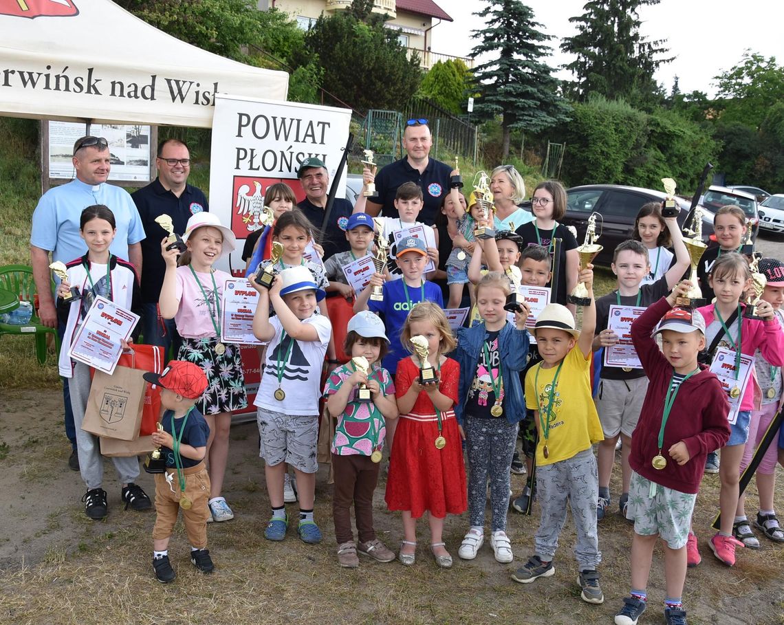 Certa nie zapomina o dzieciach. Wystąpiły w głównych rolach z wędkami