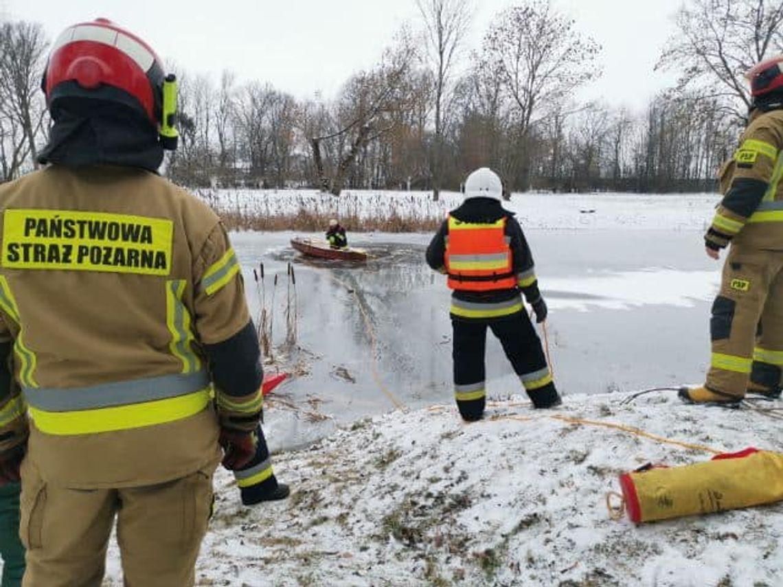 Ciało mężczyzny znalezione w stawie w gminie Bulkowo 