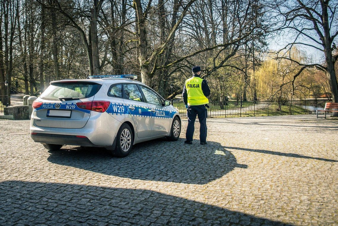 Coraz mniej interwencji policjantów dotyczących obowiązujących ograniczeń