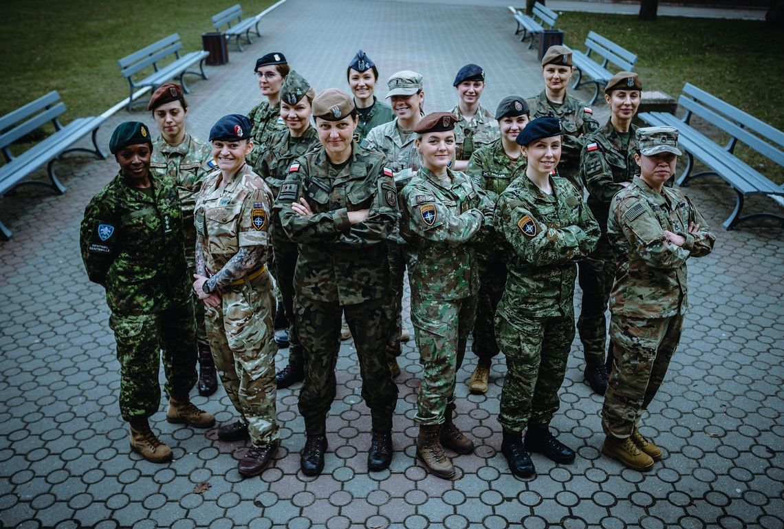 Coraz więcej kobiet w wojsku. W Ciechanowie zainaugurowano projekt „Women of NATO”