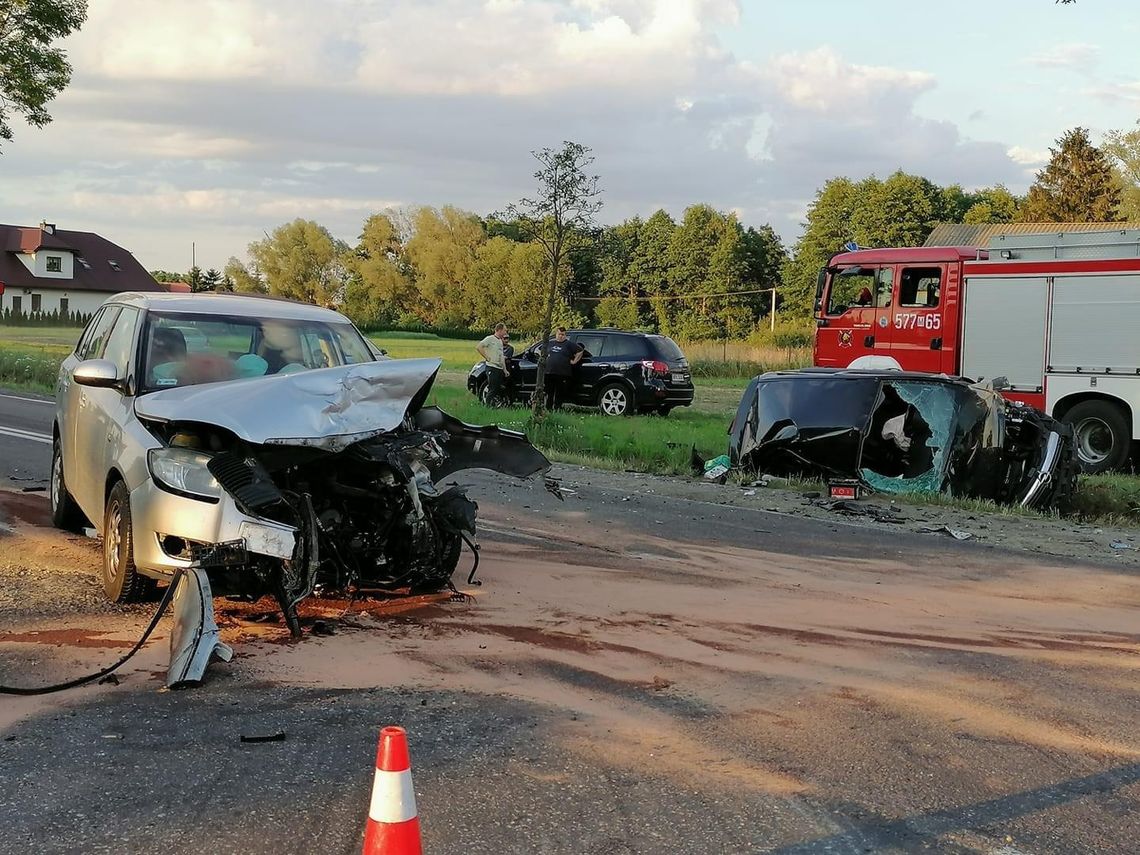 Czołowe zderzenie w Wycinkach. Jedna osoba poszkodowana