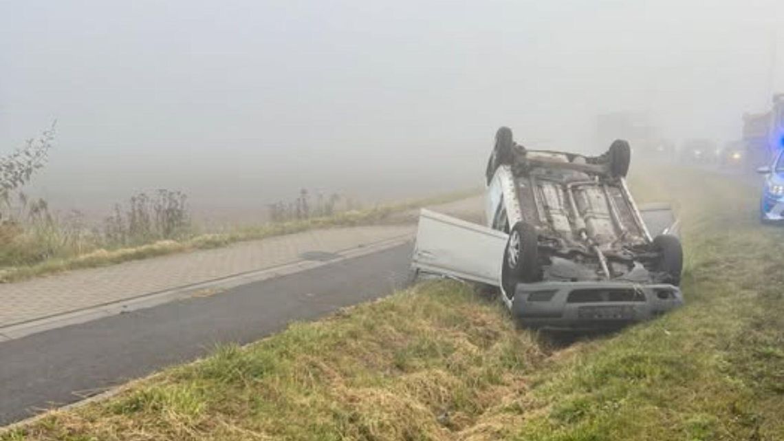 Dachowanie toyoty w Ciechanowie – na szczęście bez obrażeń