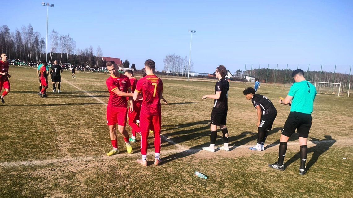 Derby dla Wkry, lider ze Słoszewa wygrywa - podsumowanie piłkarskiego weekendu Derby dla Wkry, lider ze Słoszewa wygrywa - podsumowanie piłkarskiego weekendu