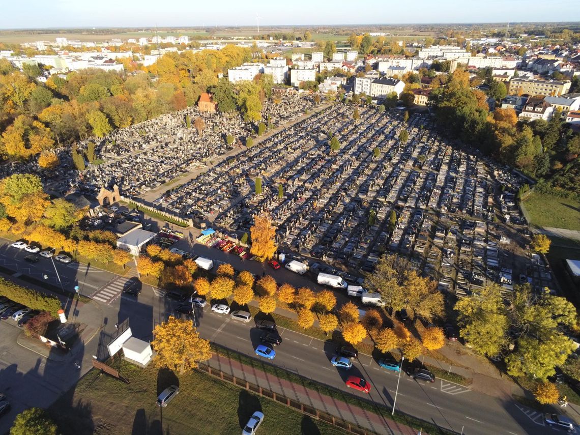 Dodatkowe parkingi w okolicy płońskiego cmentarza na Wszystkich Świętych