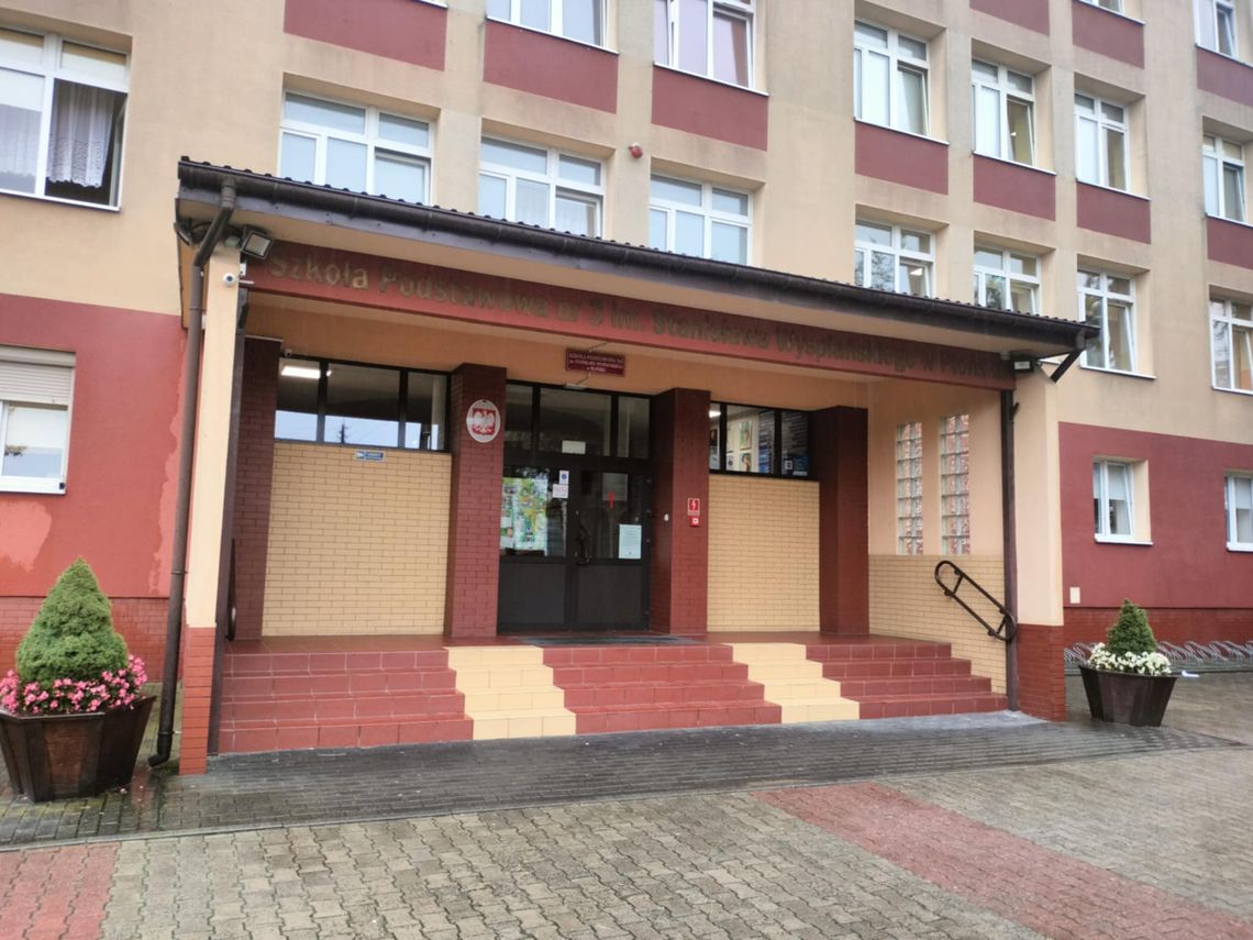 Duże zainteresowanie obiadami w płońskich szkołach podstawowych. Czy stołówki są w stanie pomieścić wszystkich chętnych?