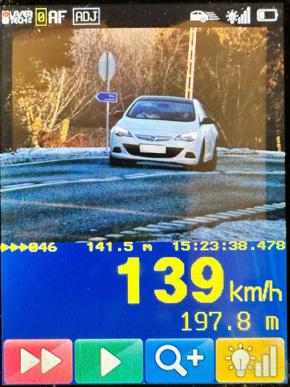 Dwóch kierowców straciło prawo jazdy za przekroczenie prędkości w terenie zabudowanym