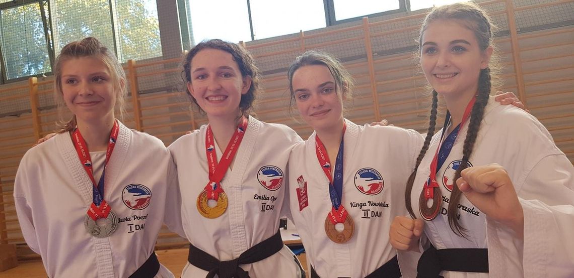 Grad medali dla Taekwon-do Cobra Team Płońsk w czasie Mistrzostw Polski 2021