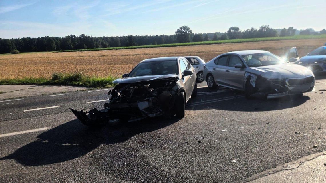 Groźne zderzenie pojazdów na DK10. Dwie kobiety trafiły do szpitala Groźne zderzenie pojazdów na DK10. Dwie kobiety trafiły do szpitala