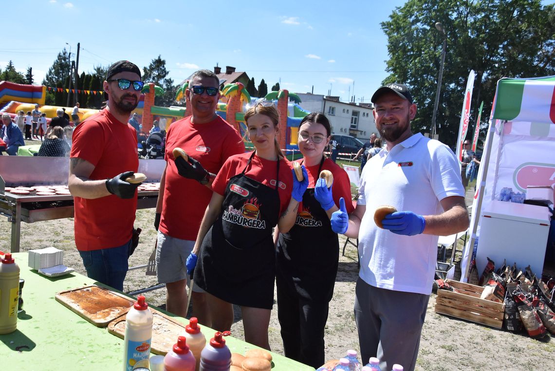 Hamburgery, turniej piłkarski i zabawa. Pierwszy taki piknik w Sochocinie Hamburgery, turniej piłkarski i zabawa. Pierwszy taki piknik w Sochocinie