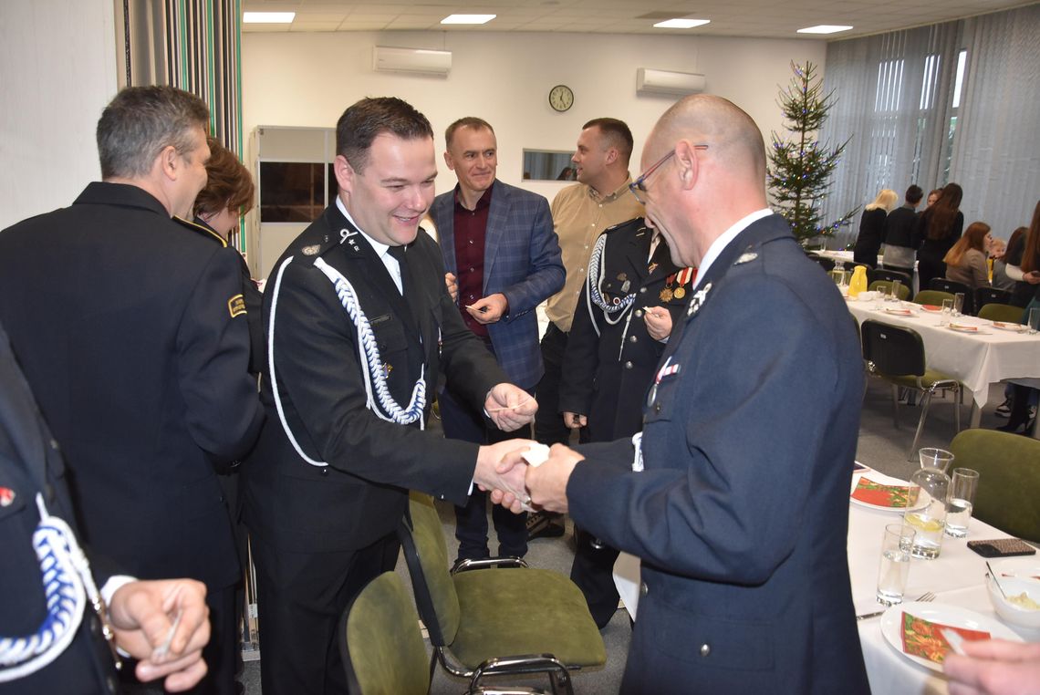 Ich krew najczęściej ratuje ludzkie życie. Członkowie PCK na wspólnej wigilii