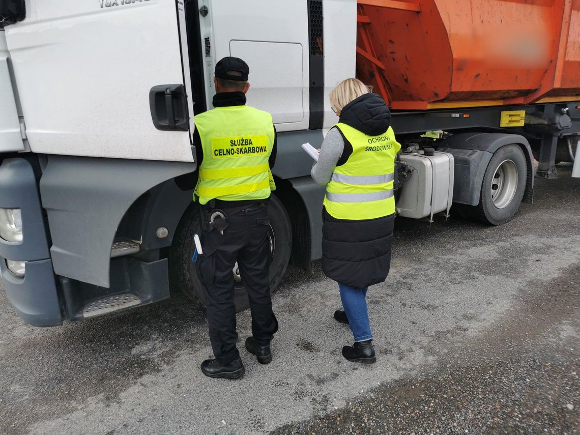 Inspektorzy WIOŚ przeprowadzili kontrole drogowe w gminie Załuski 