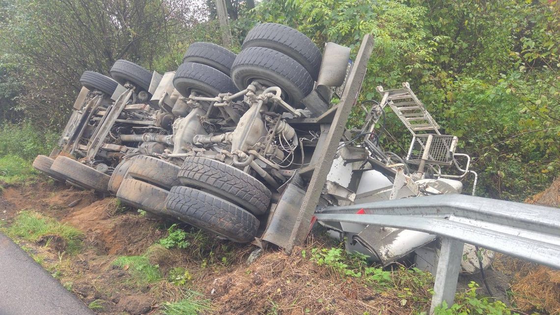 Jazda zakończona w rowie w miejscowości Poczernin