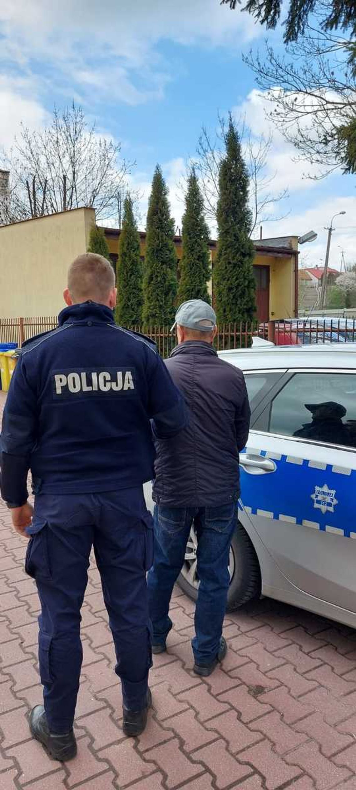 Jechał pomimo dożywotniego zakazu, chciał wręczyć policji łapówkę