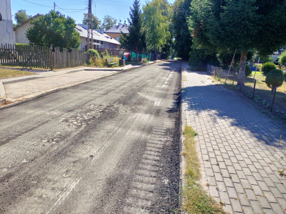 Kanalizacja i nowa droga na osiedlu Poświętne. Obietnica dotrzymana – ścieżki rowerowej nie będzie