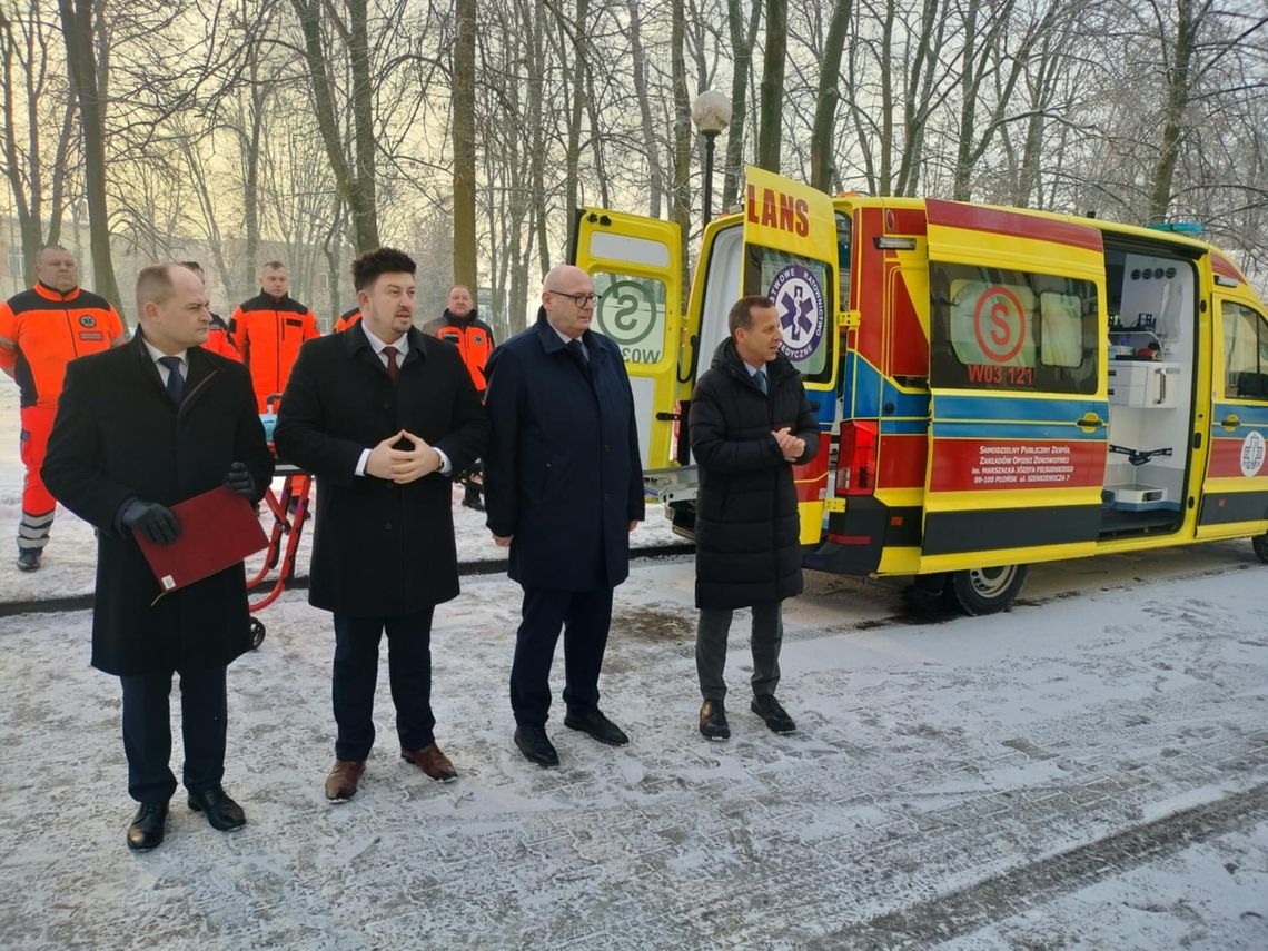 Karetki i sprzęt medyczny. Płoński szpital zaprezentował nowe wyposażenie