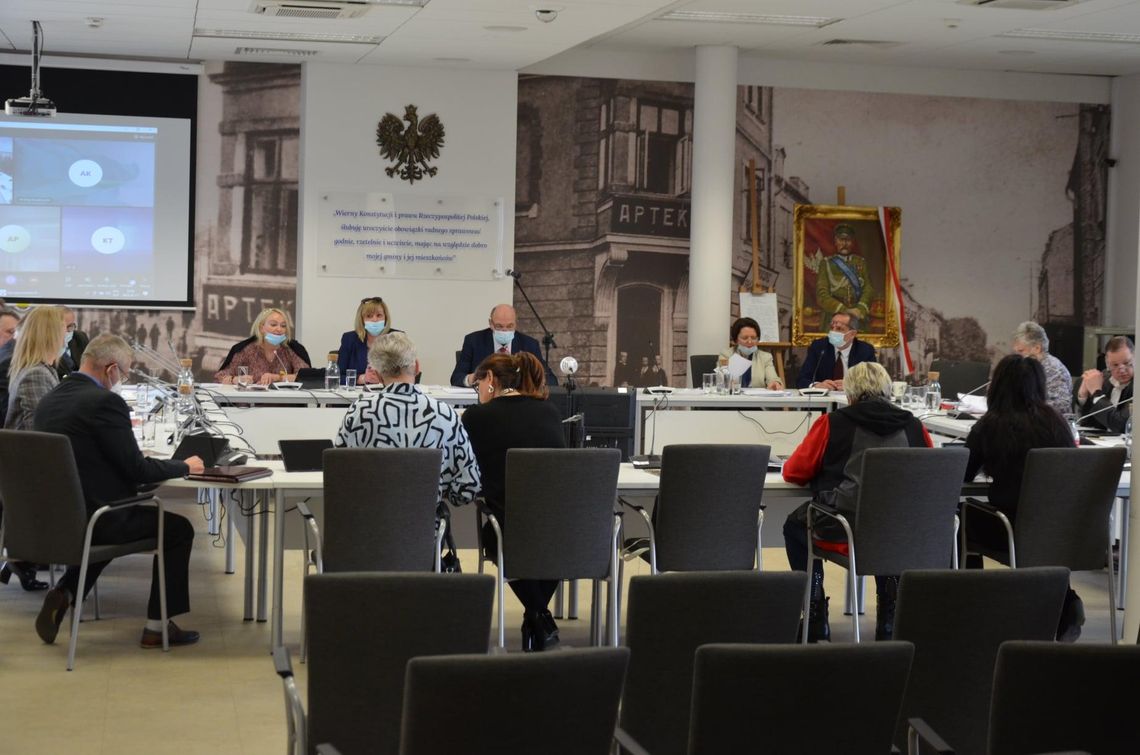 Kawa na ławę - miejska opozycja o współpracy ratusza z firmą Espresso Online Kawa na ławę - miejska opozycja o współpracy ratusza z firmą Espresso Online