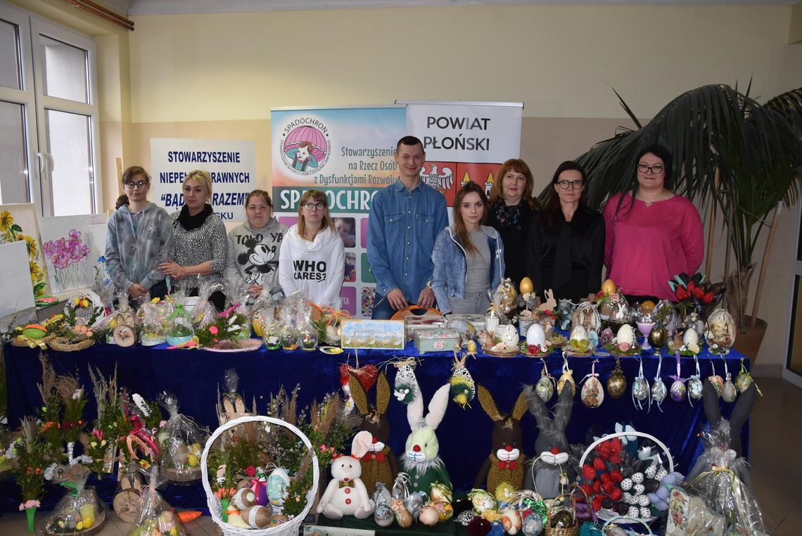 Kiermasz ozdób wielkanocnych. Środki trafią do dwóch stowarzyszeń Kiermasz ozdób wielkanocnych. Środki trafią do dwóch stowarzyszeń