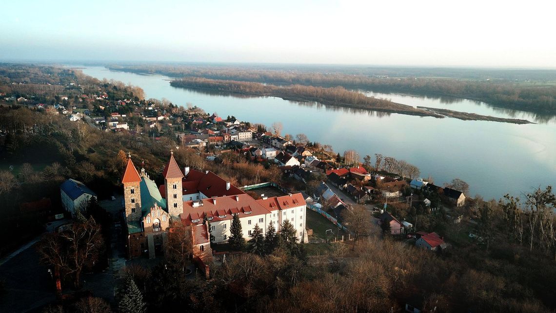 Klasztor w Czerwińsku z tytułem pomnika historii