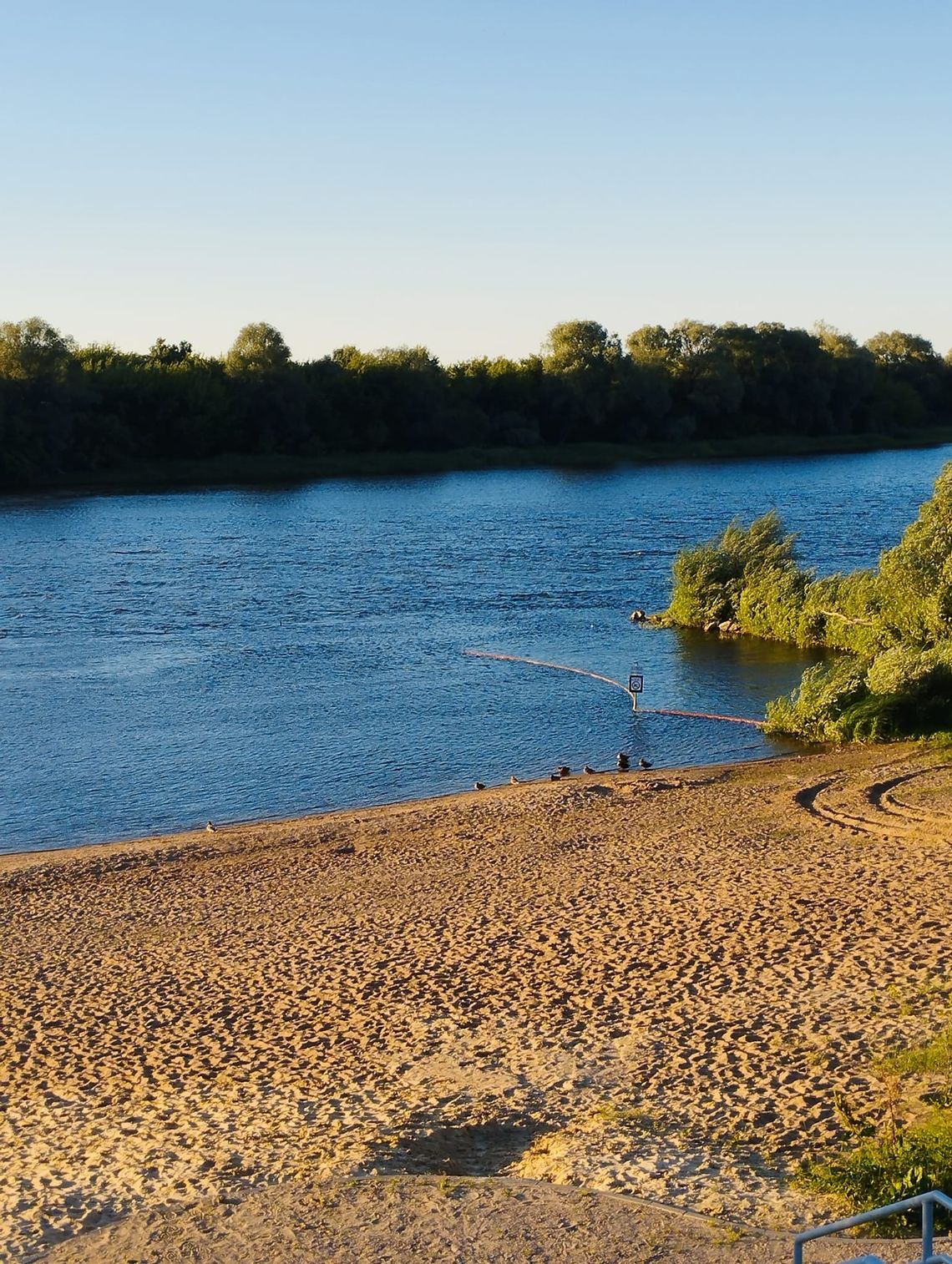 Kobietę porwał nurt rzeki. Utonięcie nad Narwią w Nowym Dworze