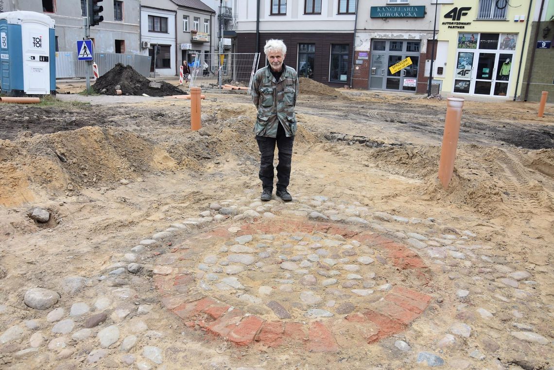 Kolejna historyczna ciekawostka odkopana w płońskim rynku
